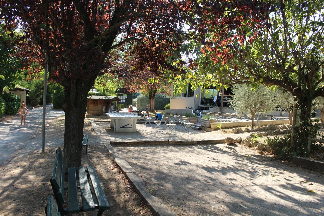 فندق Camping Forcalquier Les Routes De Provence المظهر الخارجي الصورة